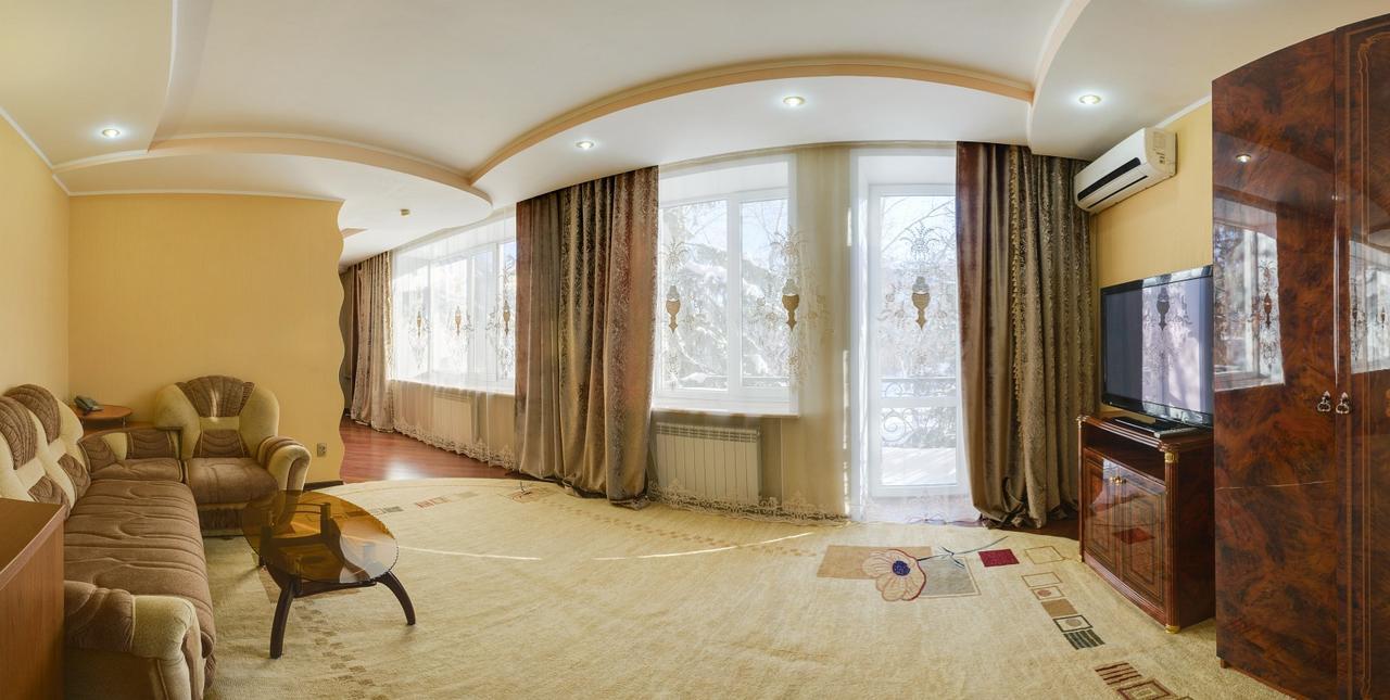 Ghostinitsa "Lina" Hotell Petropavl Exteriör bild